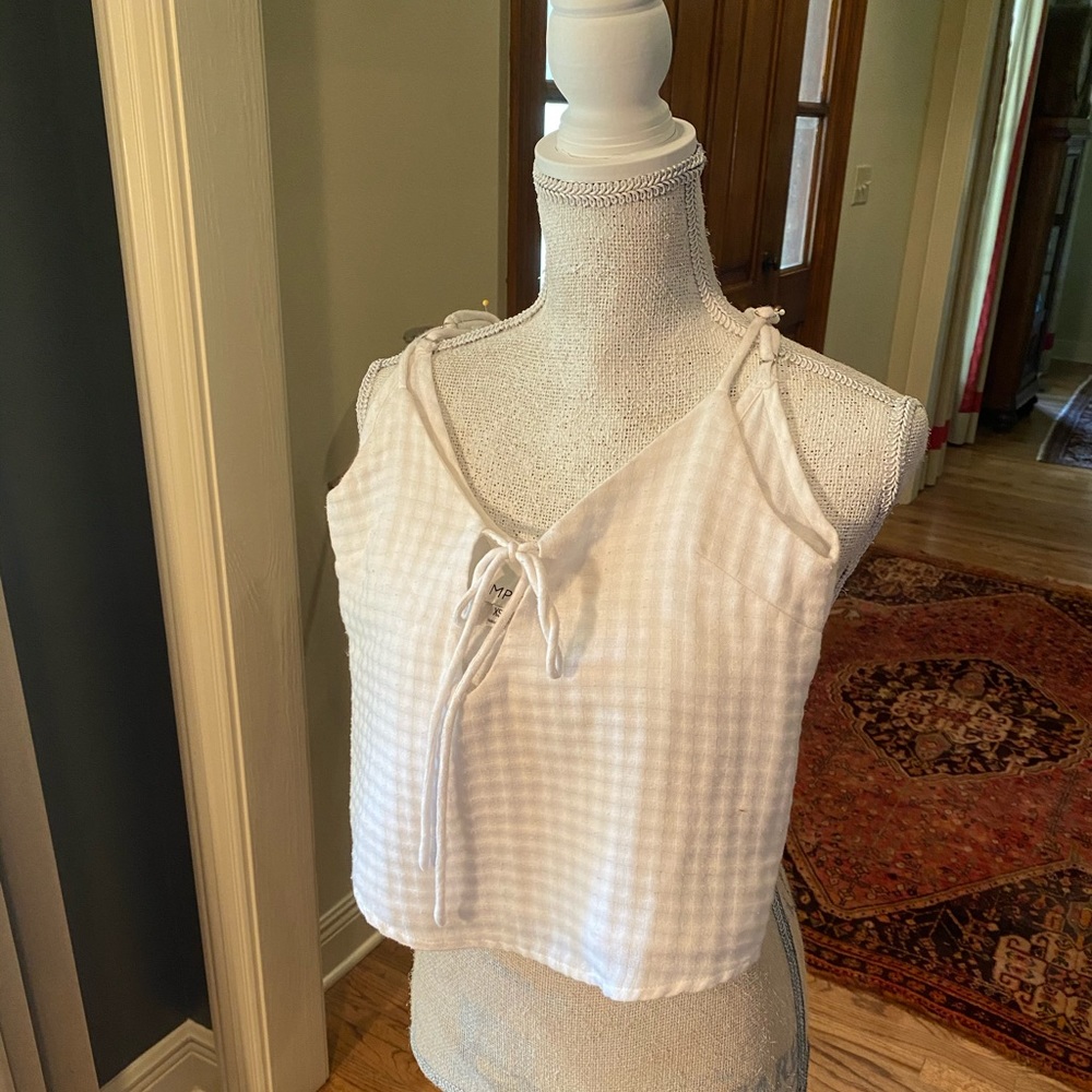 Keyhole spaghetti strap tank top shirt